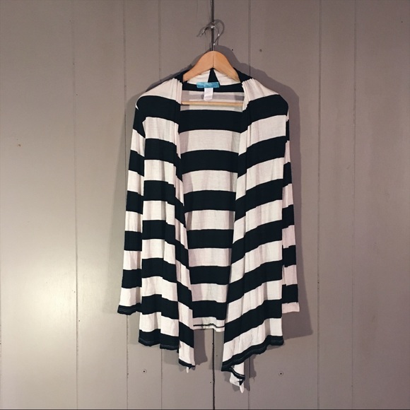 Francesca's Collections Sweaters - Francesca's Collections Black & White Stripe Cardi